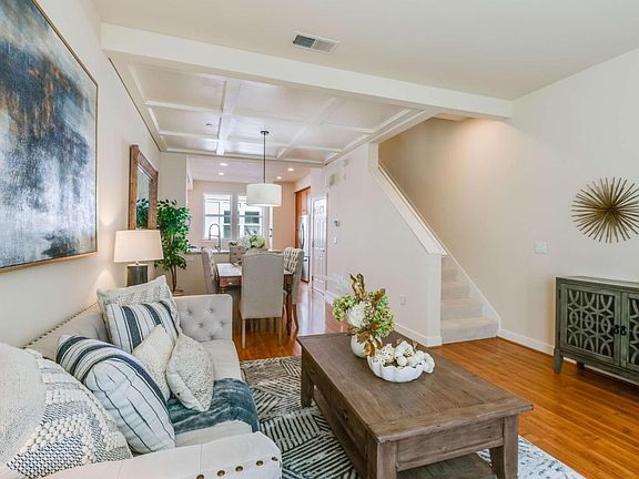 4th image of 261 Cahill Park Dr