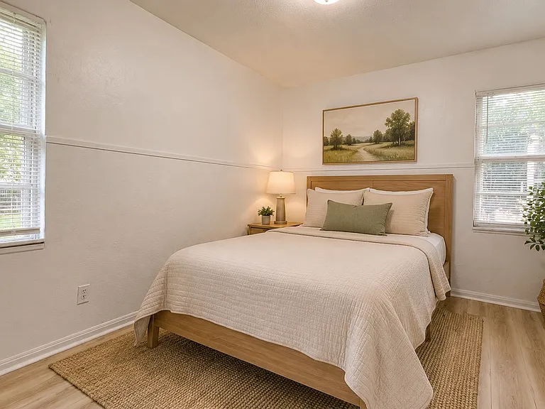3901 Pine Ave — Photo 5