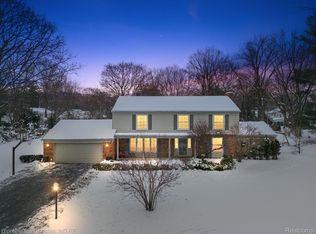 2688 Lamplighter Ln, Bloomfield Hills, MI 48304