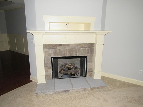 5th image of 1033 Jonas Dr #84