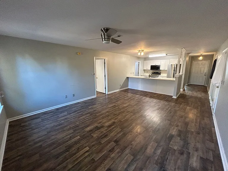2014 Henderson Dr — Photo 4