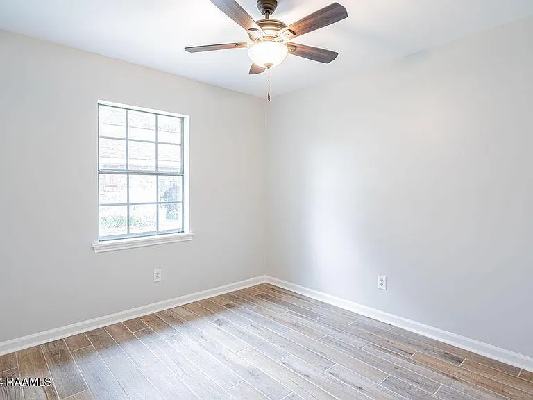 213 Presbytere Pkwy — Photo 8