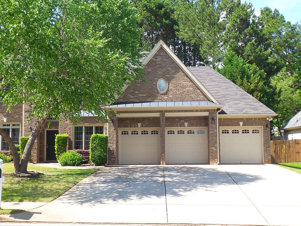 1st image of 206 Lake Forest Dr