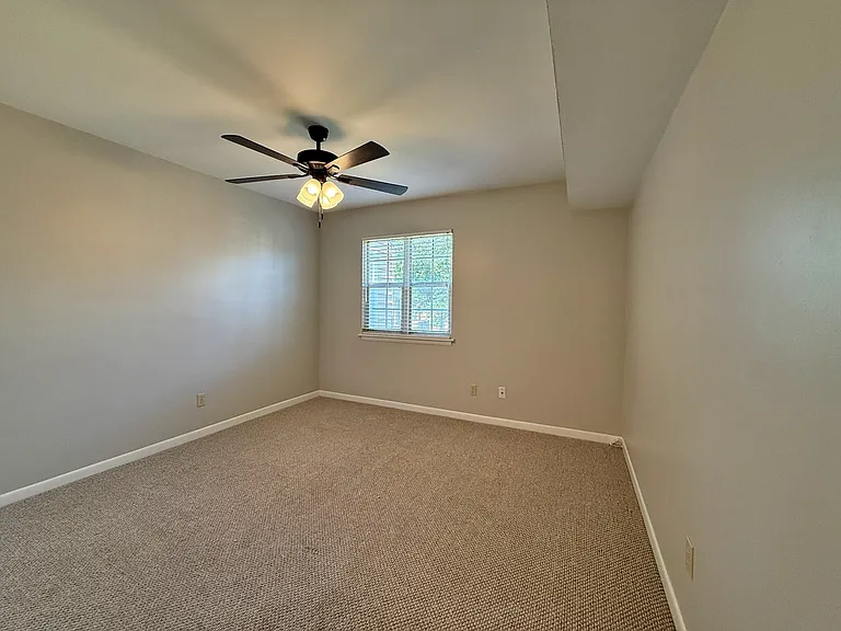 1702 Granville Rd — Photo 23