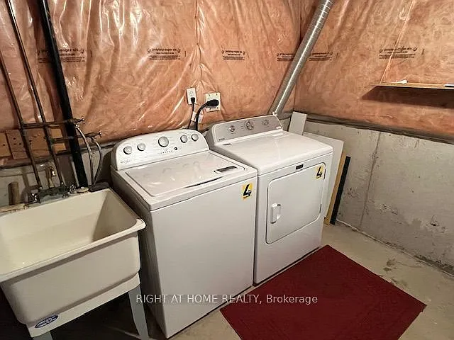 2351 Newcastle Cres — Photo 20