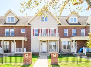 20 S Gardens Way, Fitchburg, WI 53711