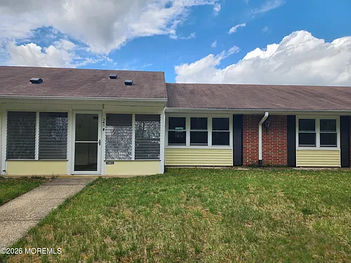 341B Canterbury Ct Photo 1