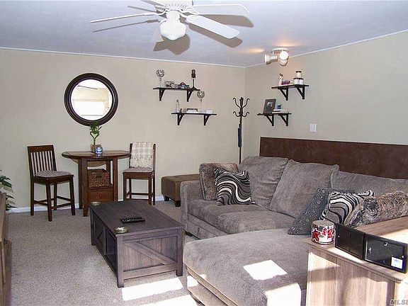 5th image of 511 Towne House Vlg
