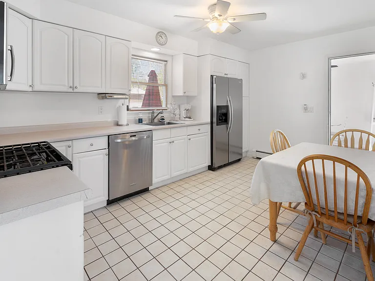 27 Summit Blvd — Photo 7