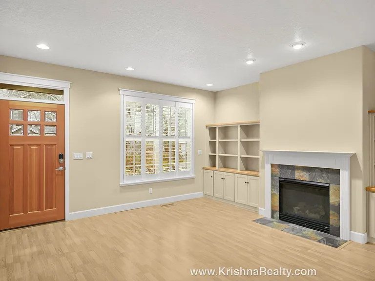 491 NE 63rd Way — Photo 7