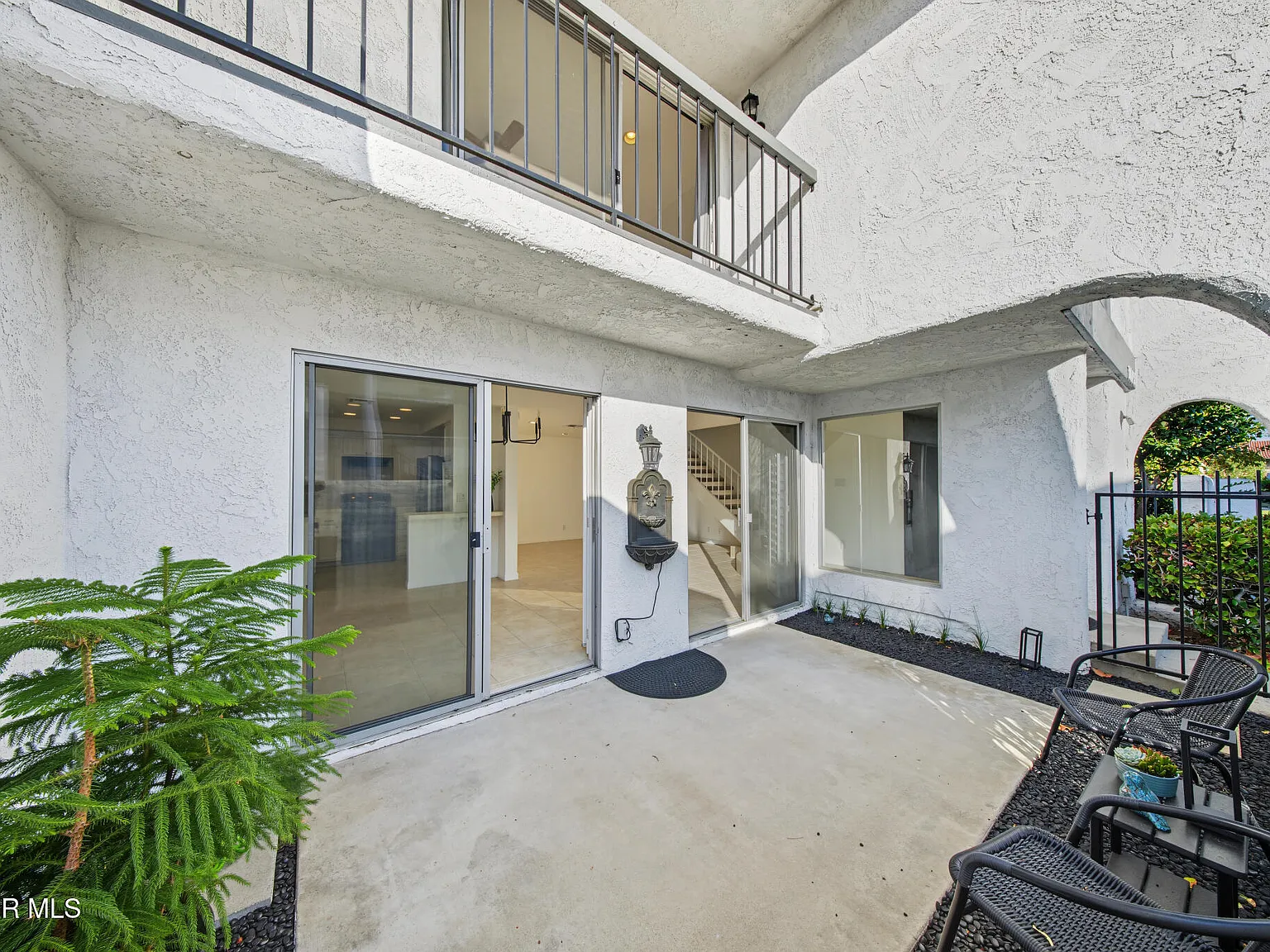 2 bed, 2.0 bath, 1195 sqft, $4,199 — Photo 4