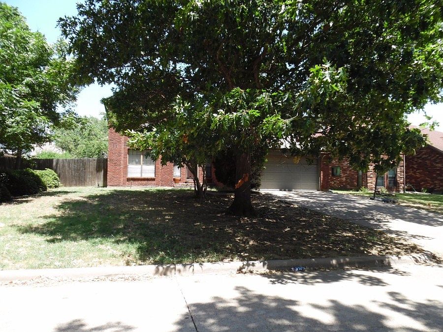 1st image of 2426 Warrington Dr