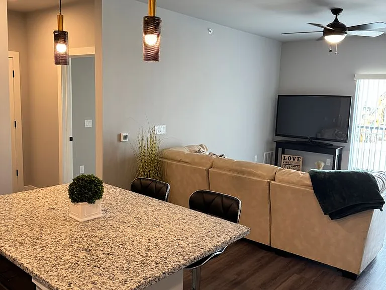 605 Plaza St — Photo 30