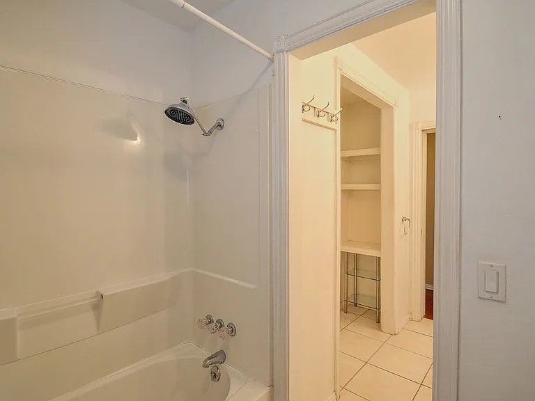 9800 Craford Ct — Photo 31