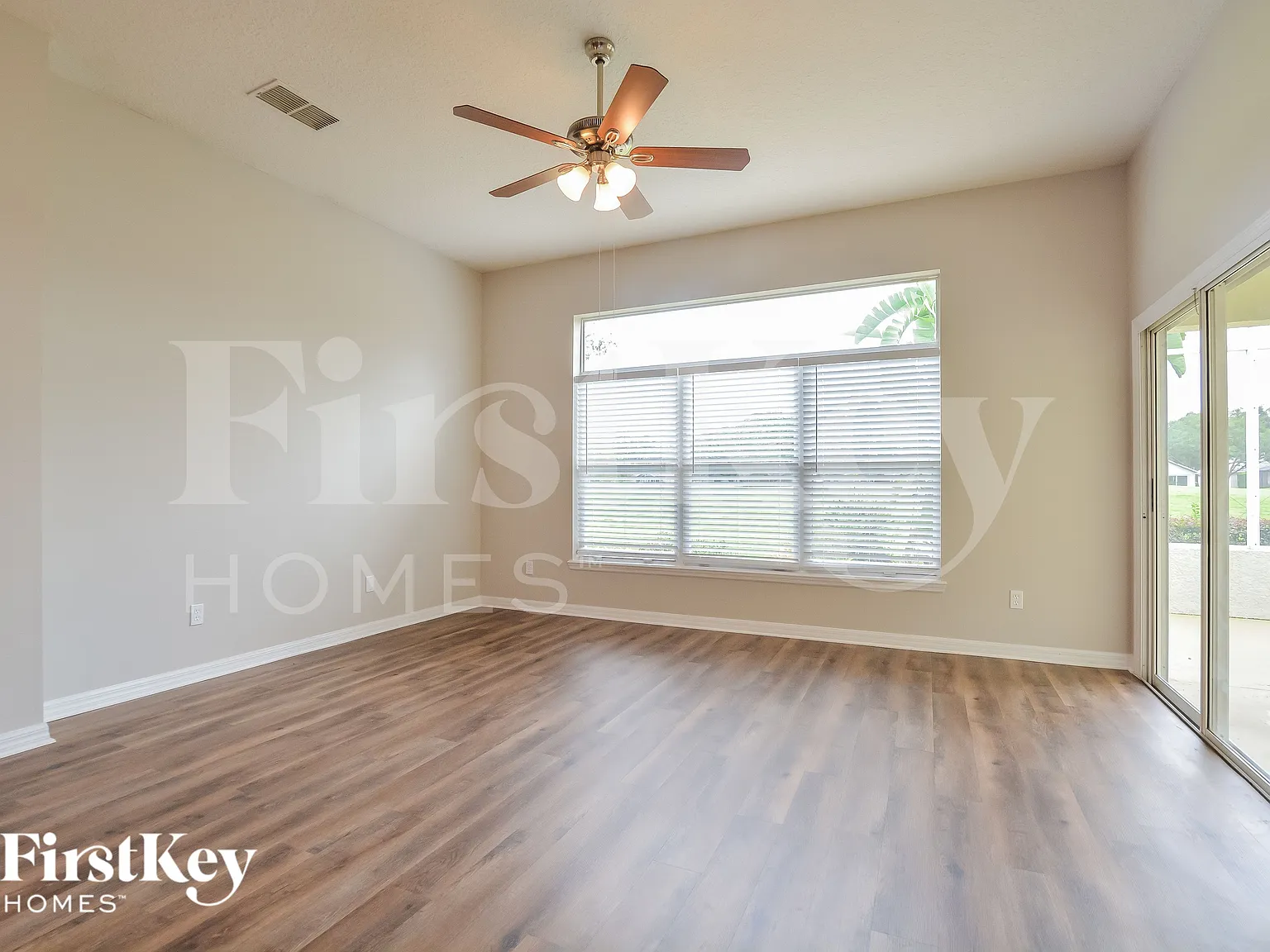 3 bed, 2.0 bath, 1522 sqft, $2,255 — Photo 3