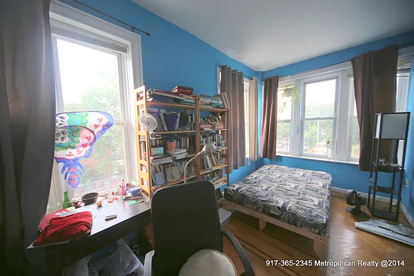 Rented by Metropolitan Realty | media 19