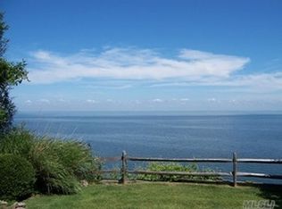 4 Cliff Rd N, Wading River, NY 11792