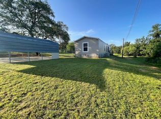 602 W Brown St, Llano, TX 78643