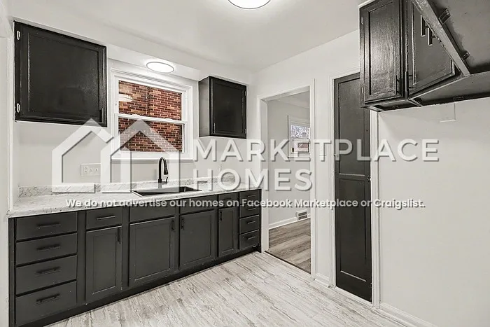 11235 Roxbury St — Photo 9