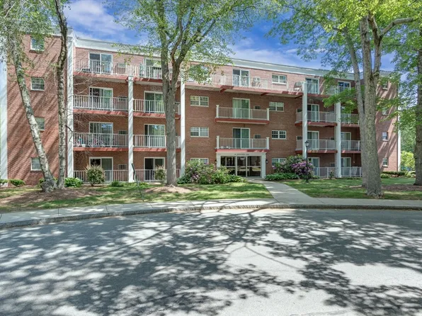 60 Greentree Ln APT 38, Weymouth, MA 02190