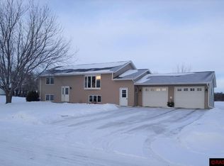 908 3rd Ave NE, Sleepy Eye, MN 56085