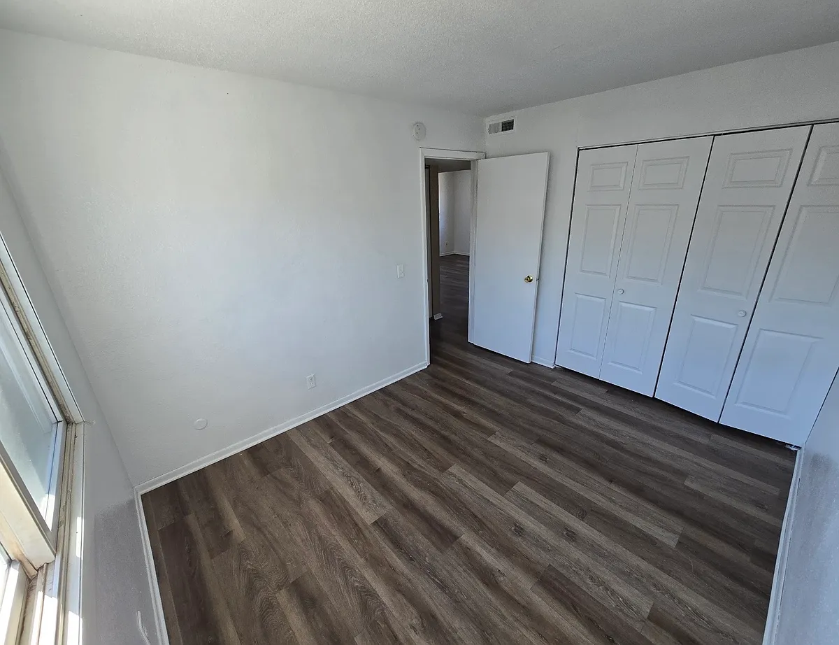 Building Photo - 5511 34th Ave #6
