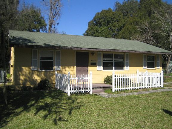2nd image of 37029 McMinn Ave