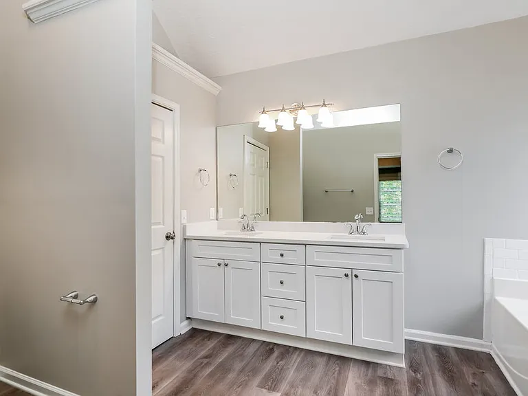 1307 Highfield Dr NE — Photo 12