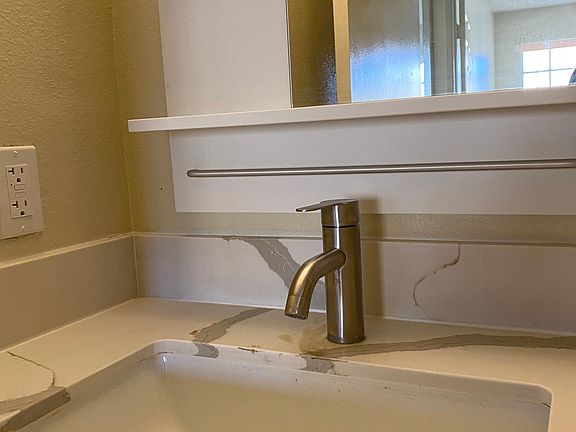 5th image of 2833 Francis Ave #202
