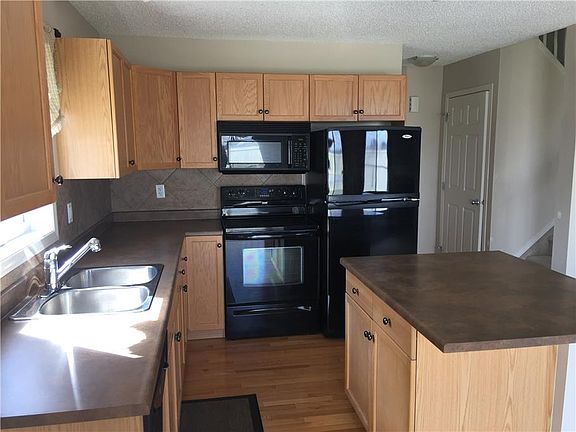 5th image of 6004 1a Ave SW