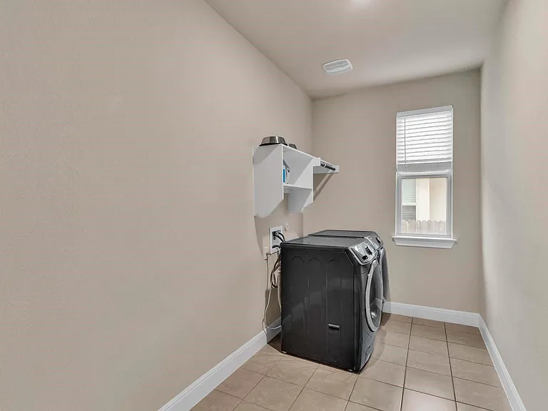 129 Birkshire Dr — Photo 22