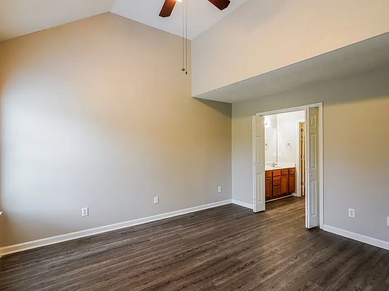 1825 Lakewood Village Dr — Photo 7