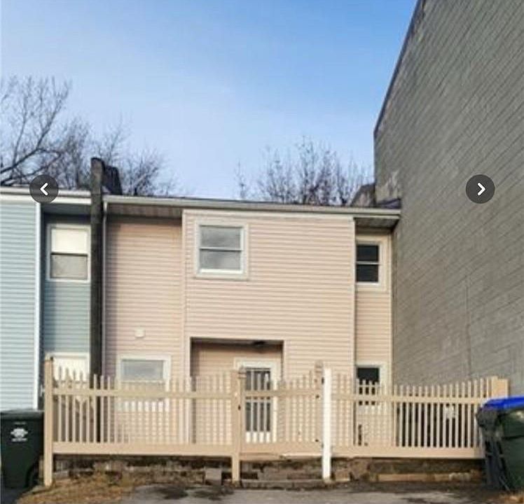 1st image of 32 Sandburg Court