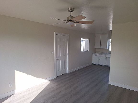 4th image of 224 Wilson Ave #226