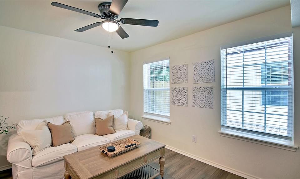 350 Debus Dr Taylor TX Zillow