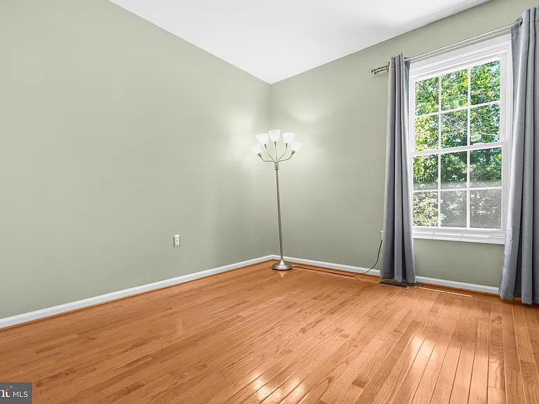 6837 Malton Ct — Photo 18