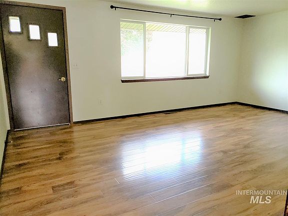 2nd image of 411 N Fruitland Ave