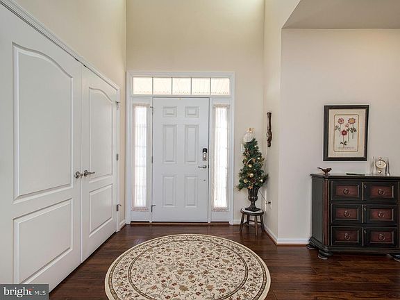 4th image of 9803 Nelsons Crossing Ct