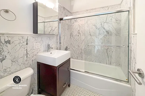 Rented by Warburg | media 5