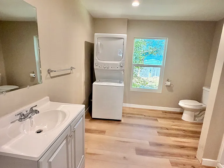 426 S 1st Ave — Photo 8