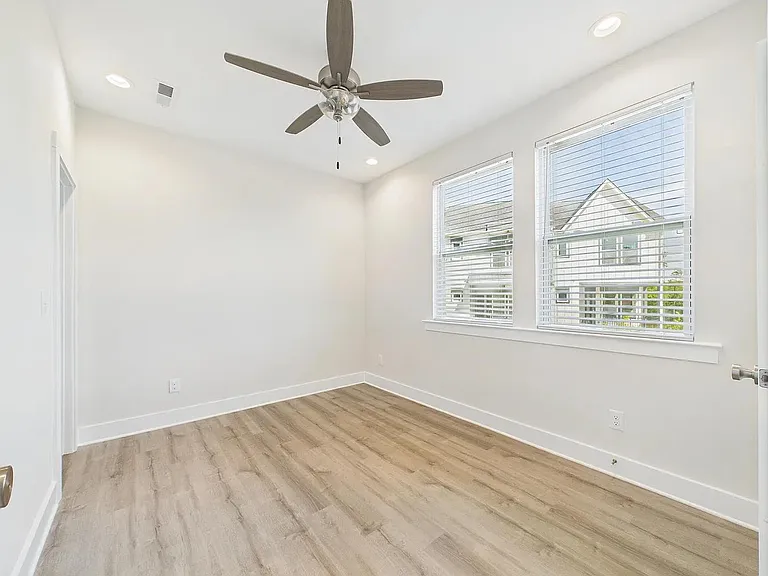 308 Ferebee Pl — Photo 5