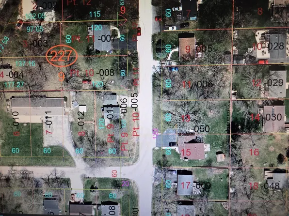 2978 E Hickory Dr, Wonder Lake, IL 60097