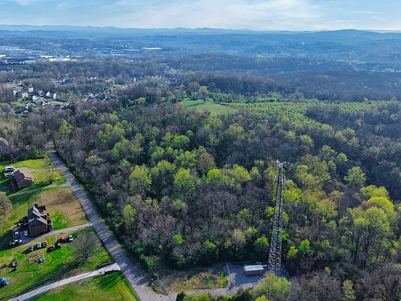 4th image of 4215 Moss Rd