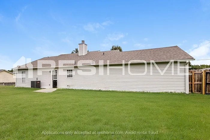 116 Meadow Green Dr — Photo 13