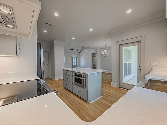 5th image of 370 Ellens Walk