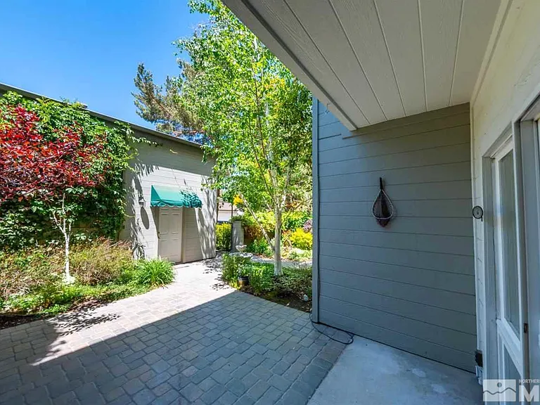 430 Angela Pl — Photo 37