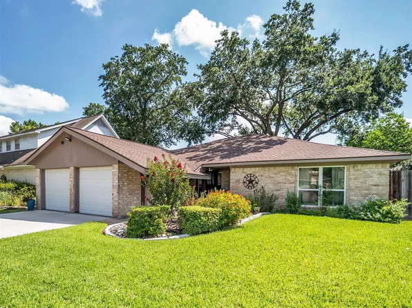 16222 Green Shade Dr, Houston, TX 77090
