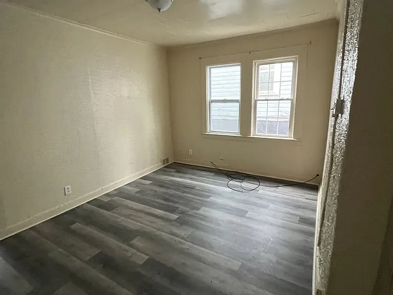 347-349 N Beech St — Photo 3