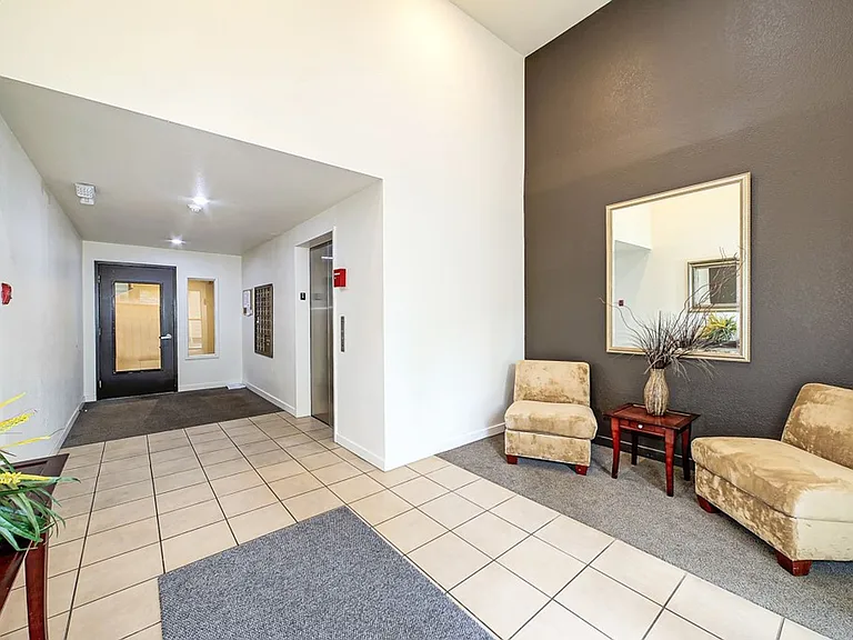 424 102nd Ave SE #308 — Photo 2