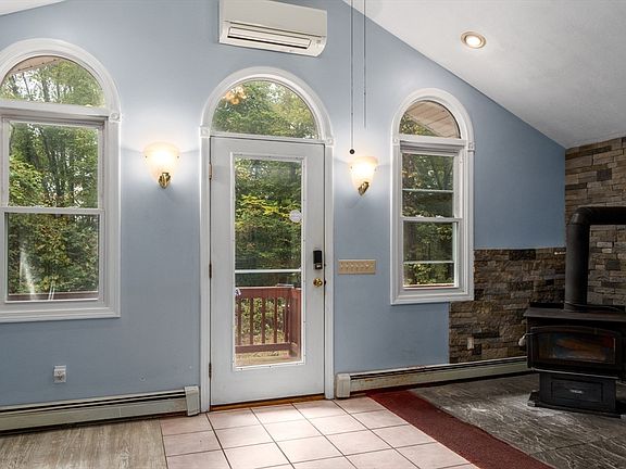3rd image of 28-28A Blaiswood Ave